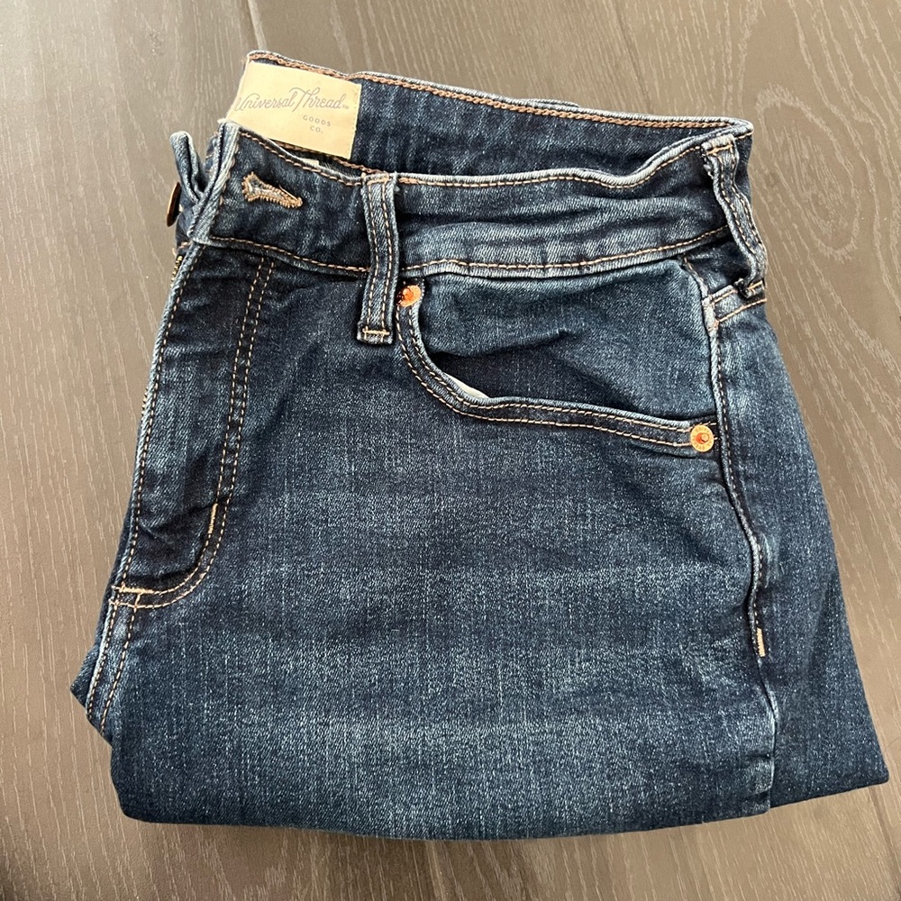 Universal threads mid-rise curvy skinny jeans
